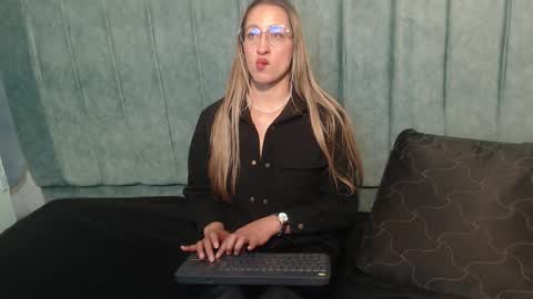 Maya online show from September 21, 2025, 12:07 pm