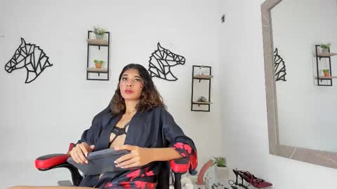 maya_deluxe online show from September 15, 2025, 12:54 am