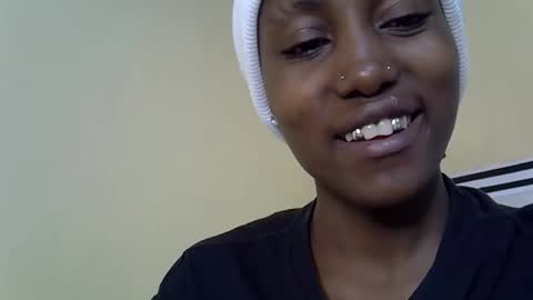 Snapshot of maya_melody chatting on February 23, 2026, 9:01 pm maya_melody online show from February 23, 2026, 9:01 pm