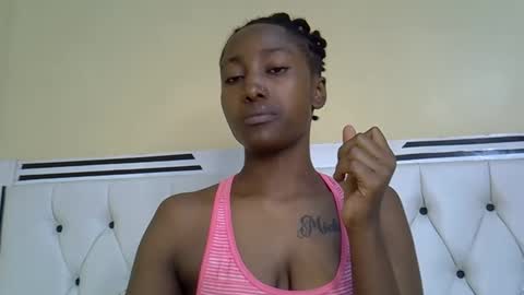 Snapshot of maya_melody chatting on March 3, 2026, 11:43 pm maya_melody online show from March 3, 2026, 11:43 pm