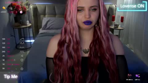 Maya Mils online show from March 9, 2025, 7:12 am