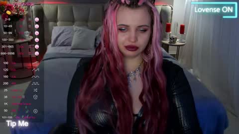 Maya Mils online show from March 11, 2025, 7:58 am