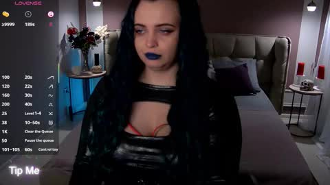 Maya Mils online show from October 4, 2025, 1:25 am