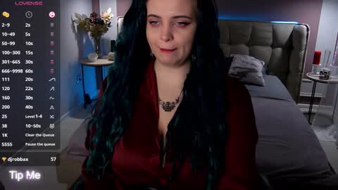 Maya Mils online show from October 12, 2025, 1:48 am