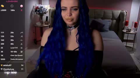 Maya Mils online show from November 7, 2025, 2:11 am