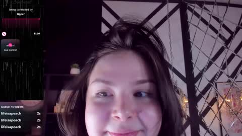 Woman online show from February 10, 2025, 5:19 pm