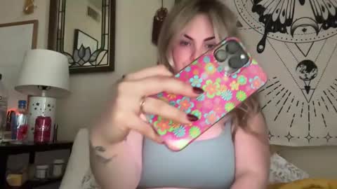 Snapshot of mayabellof chatting on January 10, 2025, 11:18 pm Maya Belle online show from January 10, 2025, 11:18 pm