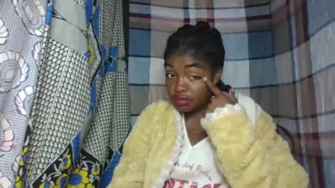 Snapshot of mayajadorelie chatting on September 11, 2025, 6:13 am charlesia online show from September 11, 2025, 6:13 am