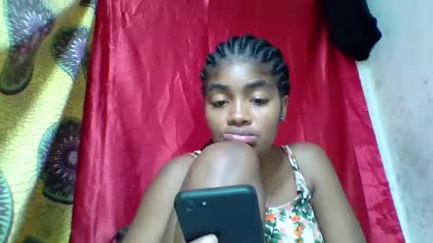 Snapshot of mayajadorelie chatting on December 2, 2025, 6:36 pm charlesia online show from December 2, 2025, 6:36 pm