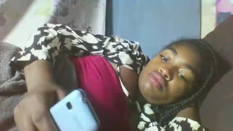 Snapshot of mayajadorelie chatting on January 6, 2026, 6:39 am charlesia online show from January 6, 2026, 6:39 am