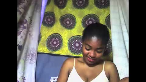 Snapshot of mayajadorelie chatting on January 15, 2026, 8:41 am charlesia online show from January 15, 2026, 8:41 am