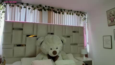 Mayajhons online show from March 23, 2026, 1:26 pm