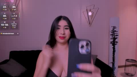 Snapshot of mayamoretti chatting on October 16, 2025, 3:29 am Maya online show from October 16, 2025, 3:29 am