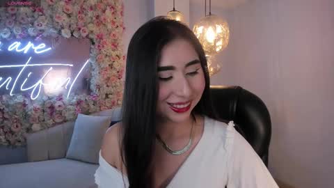 Snapshot of mayamoretti chatting on October 21, 2025, 3:29 am Maya online show from October 21, 2025, 3:29 am