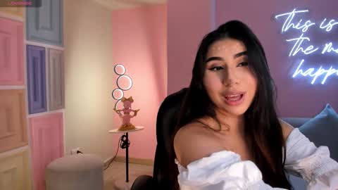 Snapshot of mayamoretti chatting on November 1, 2025, 4:14 am Maya online show from November 1, 2025, 4:14 am