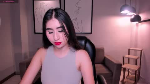 Snapshot of mayamoretti chatting on November 7, 2025, 3:28 am Maya online show from November 7, 2025, 3:28 am