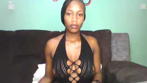 Snapshot of mayasmiley_ chatting on April 4, 2026, 6:33 am prettydoll online show from April 4, 2026, 6:33 am
