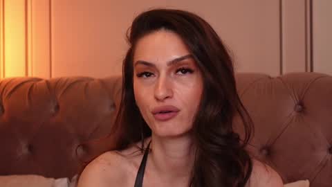 Snapshot of mayavixxen chatting on February 7, 2025, 6:14 am MayaVixxen online show from February 7, 2025, 6:14 am