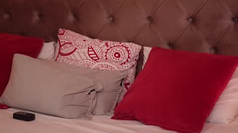 Snapshot of mayavixxen chatting on February 17, 2025, 6:42 am MayaVixxen online show from February 17, 2025, 6:42 am