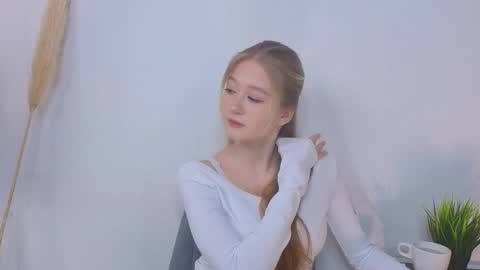 Snapshot of maybaybe chatting on October 17, 2025, 3:14 pm Alice online show from October 17, 2025, 3:14 pm