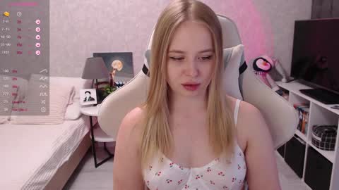 maybebabyx online show from December 11, 2024, 4:28 am