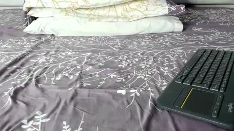 Maybelline69 online show from September 19, 2025, 8:42 pm