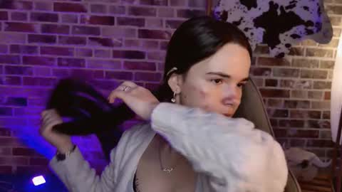 maybloom_ online show from February 5, 2026, 6:18 am