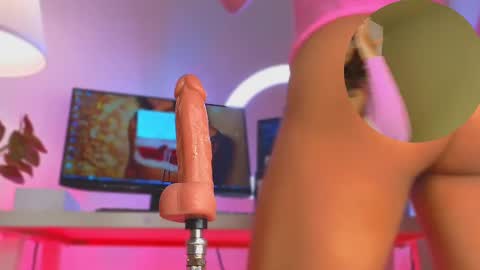 Mayka online show from February 14, 2025, 11:42 pm