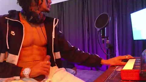 MAYKOL BROWN online show from January 13, 2026, 1:44 am