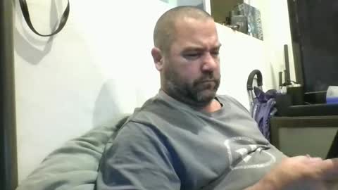 Dad bod 43 online show from March 26, 2026, 3:01 am