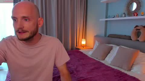 Angie  Alex online show from March 8, 2025, 8:22 am