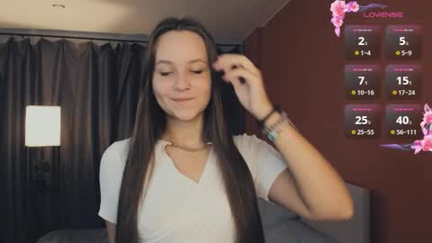 Snapshot of maysday chatting on October 26, 2025, 1:50 pm May online show from October 26, 2025, 1:50 pm