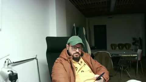 Snapshot of maythe4bwu chatting on December 17, 2024, 5:04 pm maythe4bwu online show from December 17, 2024, 5:04 pm
