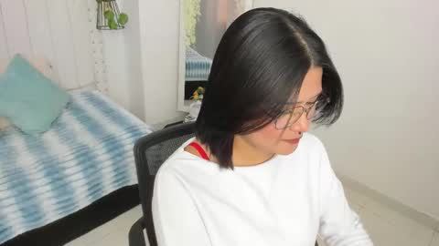 Mayu KIm online show from October 9, 2025, 7:23 pm