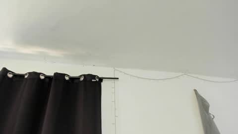 mazikeen_18 online show from March 8, 2025, 3:35 pm