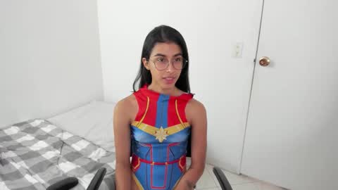 mazikeen_18 online show from December 15, 2025, 1:59 pm