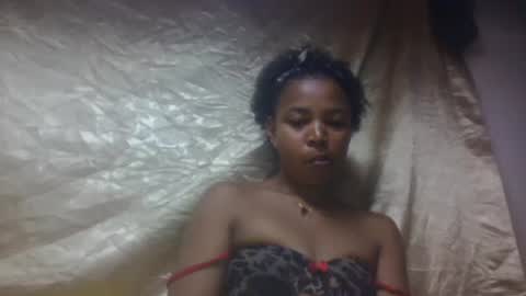 mbotyfeliciaa online show from November 26, 2025, 7:04 pm