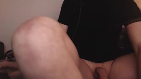 Snapshot of mcmike_es chatting on December 31, 2024, 1:26 am Mike online show from December 31, 2024, 1:26 am