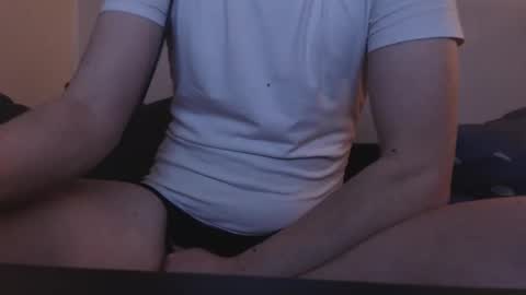 Snapshot of mcmike_es chatting on January 1, 2025, 4:50 am Mike online show from January 1, 2025, 4:50 am