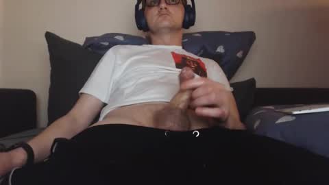 Snapshot of mcmike_es chatting on January 3, 2025, 10:08 pm Mike online show from January 3, 2025, 10:08 pm