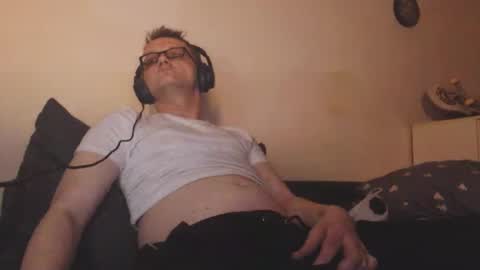 Snapshot of mcmike_es chatting on January 10, 2025, 6:38 pm Mike online show from January 10, 2025, 6:38 pm