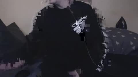 Snapshot of mcmike_es chatting on October 8, 2025, 8:28 pm Mike online show from October 8, 2025, 8:28 pm