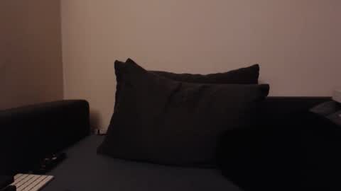 Snapshot of mcmike_es chatting on October 25, 2025, 7:30 pm Mike online show from October 25, 2025, 7:30 pm