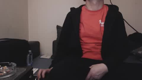 Snapshot of mcmike_es chatting on November 3, 2025, 7:59 pm Mike online show from November 3, 2025, 7:59 pm