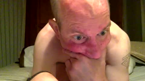 Snapshot of mcmillanwilliam chatting on August 5, 2026, 9:01 am mcmillanwilliam online show from August 5, 2026, 9:01 am