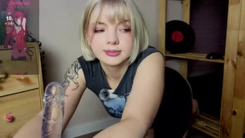 Snapshot of me1inmonro chatting on November 28, 2025, 5:43 am me1inmonro online show from November 28, 2025, 5:43 am