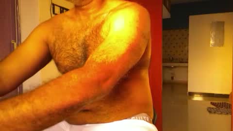 me_hai12 online show from April 9, 2026, 12:10 pm