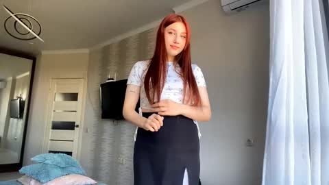 Isabella online show from November 4, 2025, 10:25 am