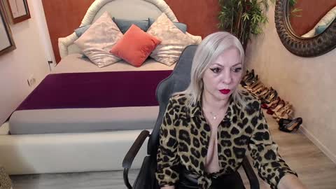 meamandax online show from January 4, 2025, 7:55 am
