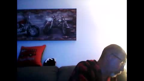 Snapshot of meathome3 chatting on October 21, 2025, 10:05 am me at home online show from October 21, 2025, 10:05 am